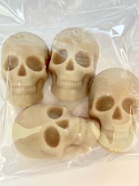 Kinda Funky Floral Skull Wax Melts 43mm x 25mm (4)
